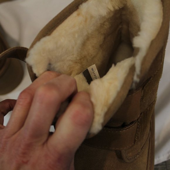 NIB UGG WOMEN'S PLATFORM CHESTNUT SUEDE SHEARLING LINED ANKLE BOOTS - Picture 8 of 8